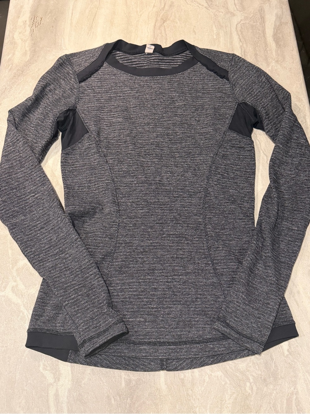 lululemon athletica Women's Heathered Dark Gray Long-Sleeve Top
